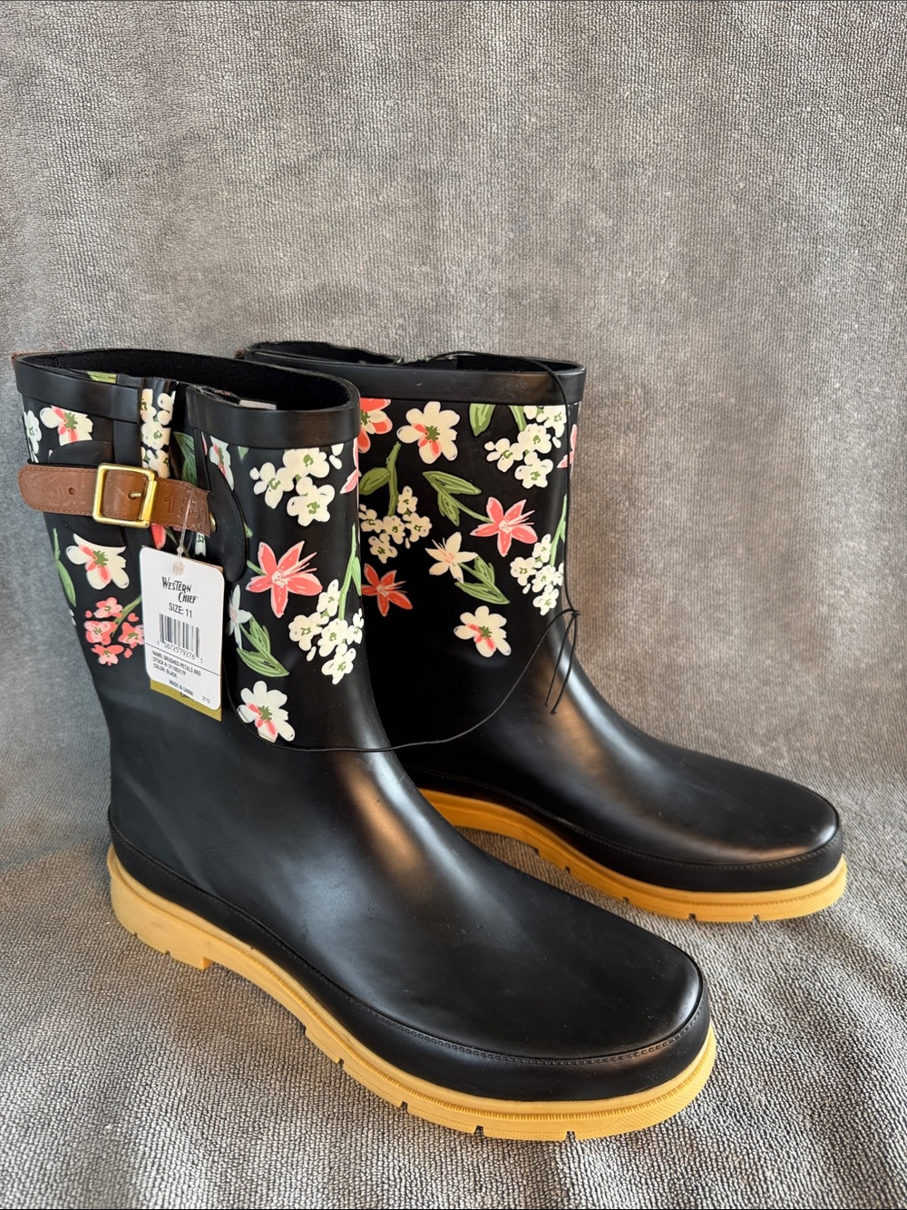 Western Chief Black Floral Short Rain Boots with Yellow Sole  Women’s Size 11